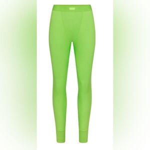 Skims Cotton Rib Legging In Neon Green